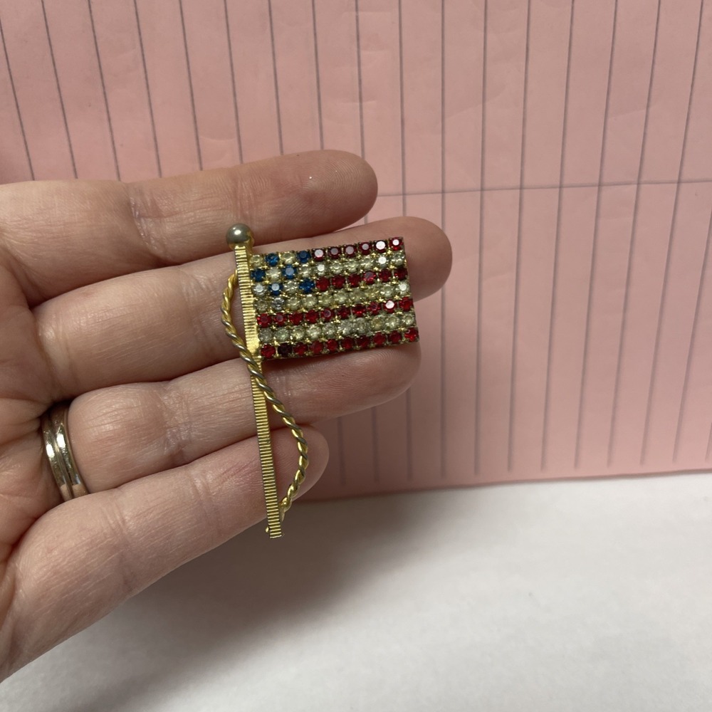 Red Clear Blue Rhinestone Gold Tone American Flag Pole Brooch Vintage